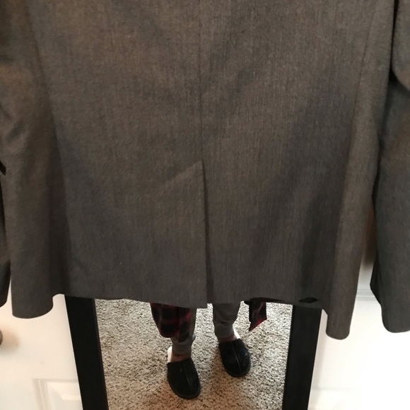 Gray suit jacket with black trim - Picture 7 of 7